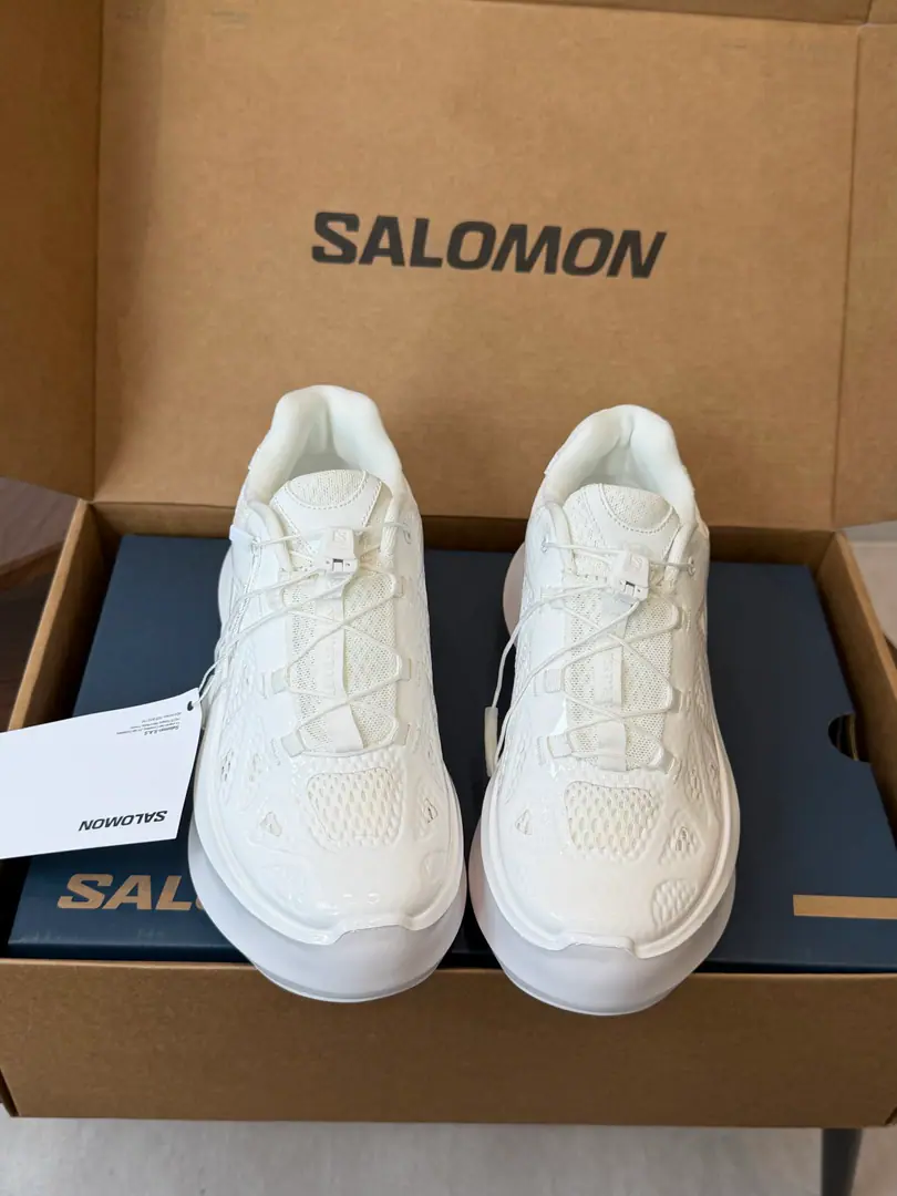 CDG x Salomon Salomon. Joint contributionsXT-6 Series Thick Leisure Sports shoes Original procurement development Make the goods. The genetics of the extension of brand design, Integration of simple design and practical technicalities The joint shoe price is still a color-free, white and black., The brands on the shoes also reflect the most simplistic design style. MatchContagrip Rubber thick-bed soles design, The re-engineer part of the shoe section is...Pulsar AdvancedThe contour of the stockings has replaced the previous rope belt. And a net eye., The face of the shoe that's resistant to tearing the material., The details of the glue and the nylon ring. Fabulous.: Original customised import of technical fabric Uchi.: The original imported air network. Otsumi!: The original is a very light-blowing material. Bottom: 6.5CM Size: #35-40（40Make a no-refund order.）