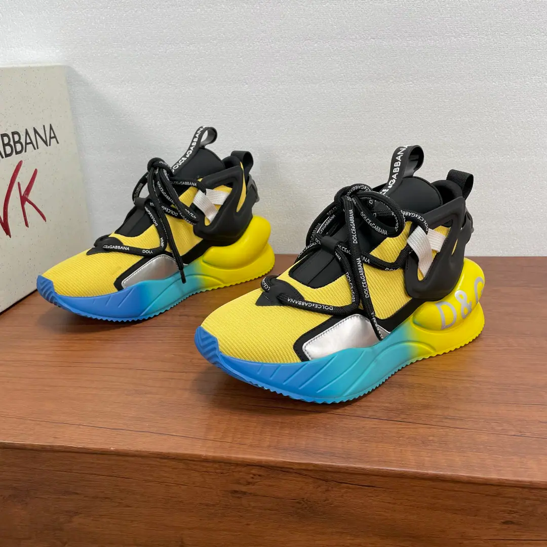 Dolce&Gabbana/Ducha Banner. A man's new pair of leisure shoes. The sneakers are made of multiple materials., Integrating the fabriced shoes into leather and rubber elements, SilkprintlogoCrude circle band decoration and give reconciliation, Alien rubber compounded underlays are marked.“DG”Marking, The tongue and the back of the shoe.logoLabel, Fashion atmosphere, Not one., A new language that is bright and modern.. The fabric is lined with a logo and a staircase., Fashion atmosphere on foot！Full package！ Codes: 39-40-41-42-43-44 Skins.（45/46You're not going to back off.） The cargo.: CK1699Tie it. Yellow