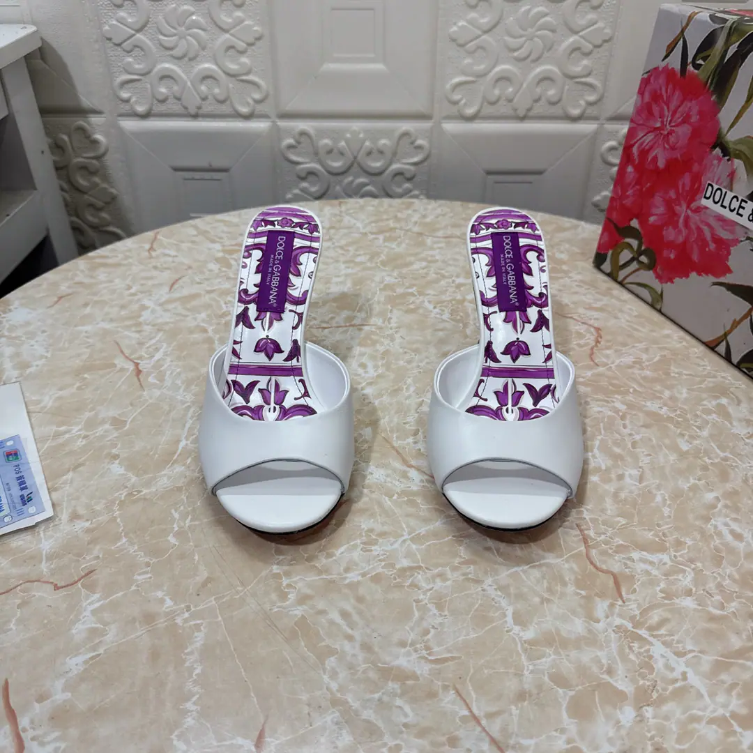 DG.Top Version.High Quality💪💪 2026New paragraph Official Network1:1Shade it. Artificial paints and High heels.👠 🔸Shoe.: Bullskins. 🔹Uchi.: Lamb skin. 🔸He's tall.: 6.cm/9cm 🔻Otsumi!: AThe original is a very big one. 🔺Codes: SIZE.34–43（34.42.43Make a reservation or not.）PP