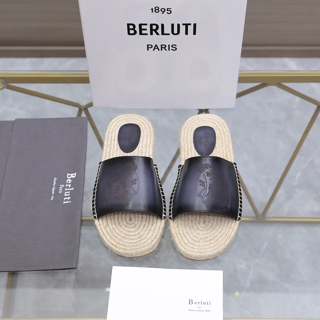 【Berluti 】 Top Codes: 39-45（38.46.47- It's a deal.） Ber*Brute's French top man, the rope slippers., BerlutiThe brand's premiere is breaking the norm., Launch a whole new oneEdgeShoes.. A brand-new shoe, a bold improvement., It's important for its unique shape and its wide-ranging creative work.. Yes.AlessandroShoes on., This contours of the ambivalence.KrisA bold, professional new one.Cloudy The dyes look more visible.. Business and leisure.. Classic fashion.！The handwriting of the shoe is much more colorful..
