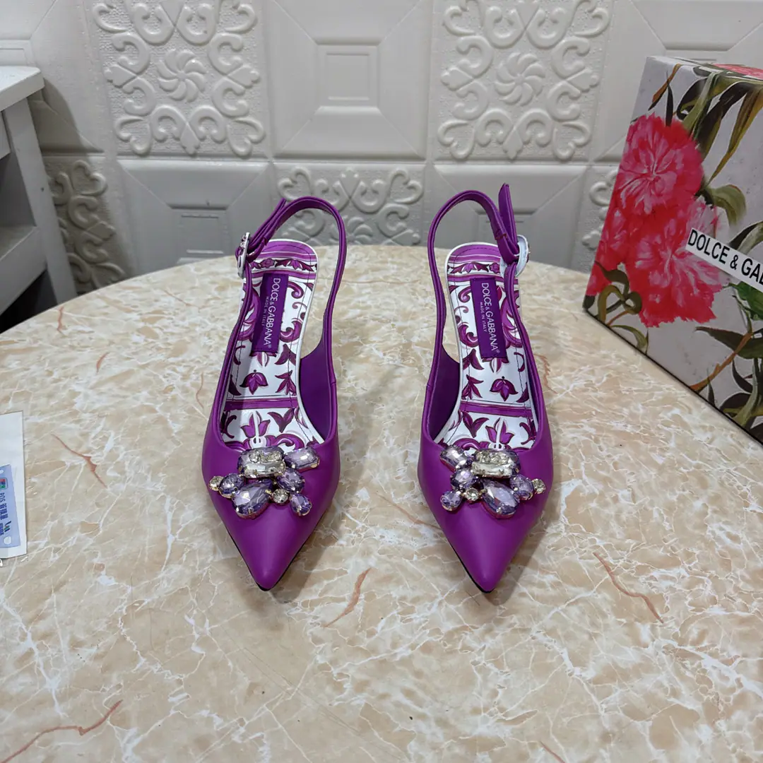DG.Top Version.High Quality💪💪 2026New paragraph Artificial paints and Water drill buttons High heels.👠 🔸Shoe.: Bullskins. + 3DPrint 🔹Uchi.: Lamb skin. 🔸He's tall.: 9cm 🔻Otsumi!: AThe original is a very big one. 🔺Codes: SIZE.34–43（34.42.43Make a reservation or not.）PP