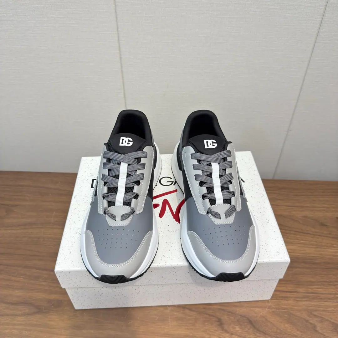 Dolce&GabbanaDucha Banner. | 2026ˢˢ The new sports shoes are thick and leisure shoes. Men A couple's thick, leisure shoes.🔥 DG Signal code meets met in metrecosm., Give brands. DNA Futureist vision, ♪ And the permanent matter is a fine blend of modern texture ♪. New dgCharmonic Staples, Personalize the dotted DG Logo, It's a very modern design., The market is the top. The king of the upper foot.……There are many colors., The cabinet is full packaging.！ ♺Shoe.: Original custom-made cow skin/Net puzzle ♺Uchi.: Little goat skin./Net puzzle ♺Otsumi!: The original is a very light model. ♺Codes: 38-45Men