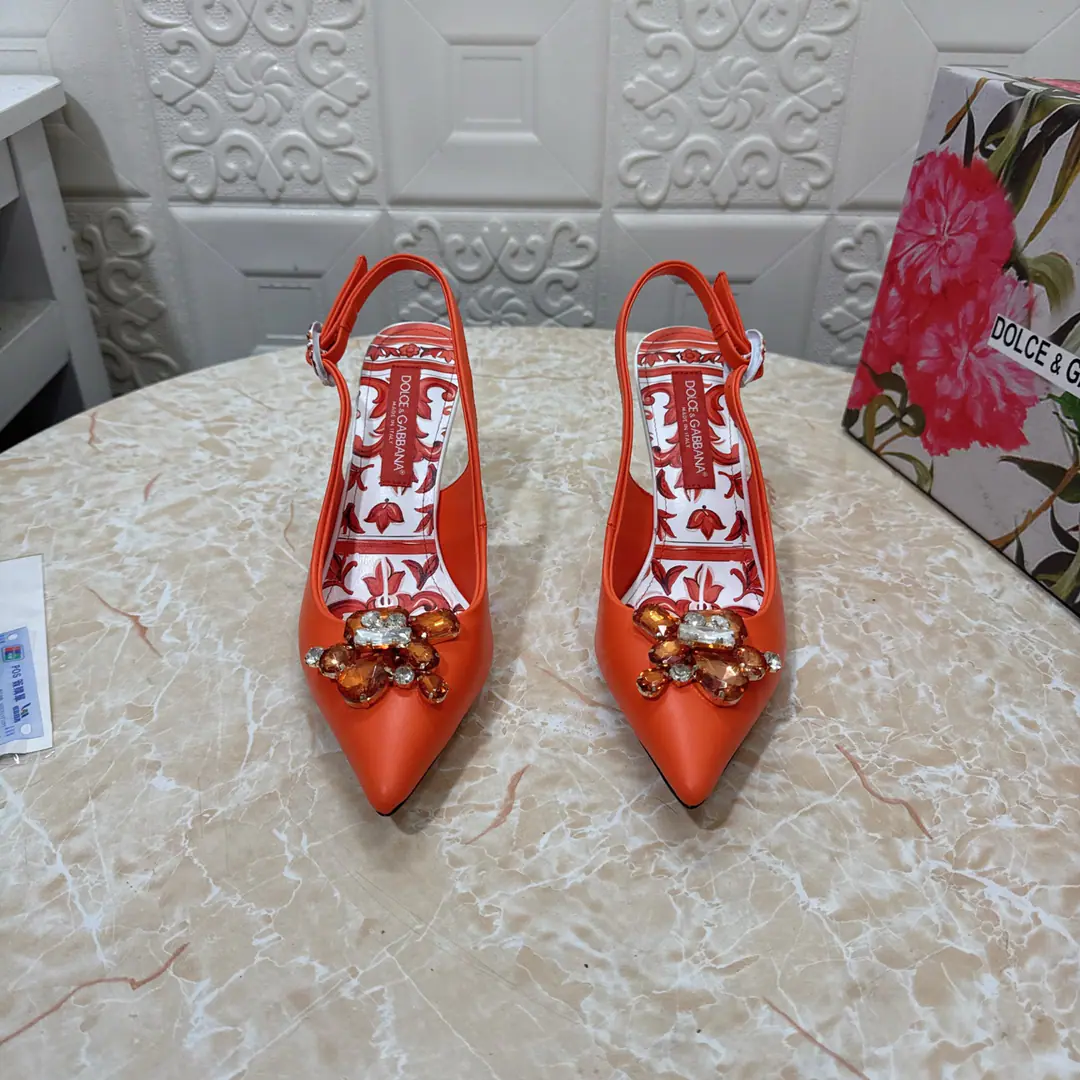 DG.Top Version.High Quality💪💪 2026New paragraph Artificial paints and Water drill buttons High heels.👠 🔸Shoe.: Bullskins. + 3DPrint 🔹Uchi.: Lamb skin. 🔸He's tall.: 9cm 🔻Otsumi!: AThe original is a very big one. 🔺Codes: SIZE.34–43（34.42.43Make a reservation or not.）PP