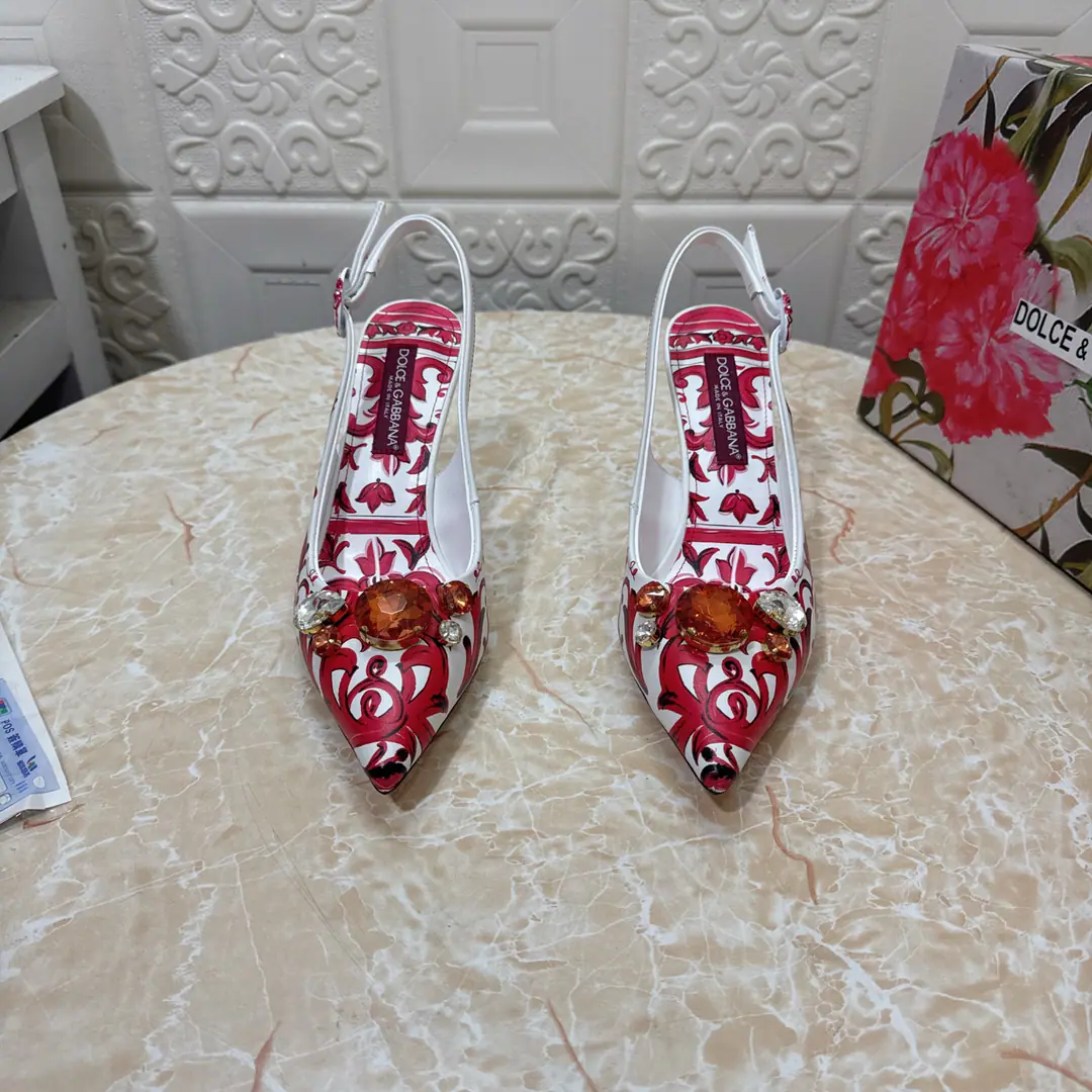 DG.Top Version.High Quality💪💪 2026New paragraph Artificial paints and Painting High heels.👠 🔸Shoe.: Bullskins.3DPrint 🔹Uchi.: Lamb skin. 🔸He's tall.: 9cm 🔻Otsumi!: AThe original is a very big one. 🔺Codes: SIZE.34–43（34.42.43Make a reservation or not.）PP