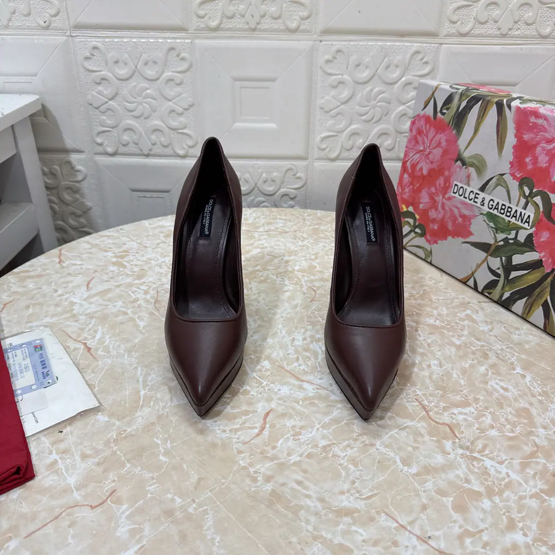 DG.Top Version.High Quality👠 2025New exclusive. Waterproofing stations DGPearl heels.👠 🔸Shoe.: Bullskins. 🔹Uchi.: Lamb skin. 🔸He's tall.: Front water station.1.5cm High heels 12cm 🔻Otsumi!: AThe original black is really big. 🔺Codes: SIZE.34–43（34.42.43Make a reservation or not.）