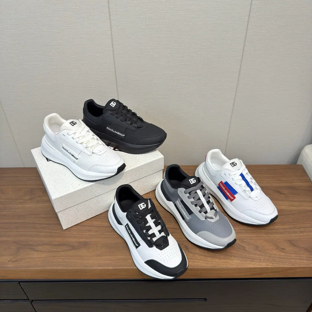 DGSeries of sneakers👟