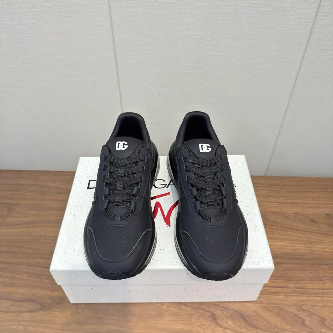 Dolce&GabbanaDucha Banner. | 2025ˢˢ The new sports shoes are thick and leisure shoes. Men A couple's thick, leisure shoes.🔥 DG Signal code meets met in metrecosm., Give brands. DNA Futureist vision, ♪ And the permanent matter is a fine blend of modern texture ♪. New dgCharmonic Staples, Personalize the dotted DG Logo, It's a very modern design., The market is the top. The king of the upper foot.……There are many colors., The cabinet is full packaging.！ ♺Shoe.: Original custom-made cow skin/Net puzzle ♺Uchi.: Little goat skin./Net puzzle ♺Otsumi!: The original is a very light model. ♺Codes: 38-45Men