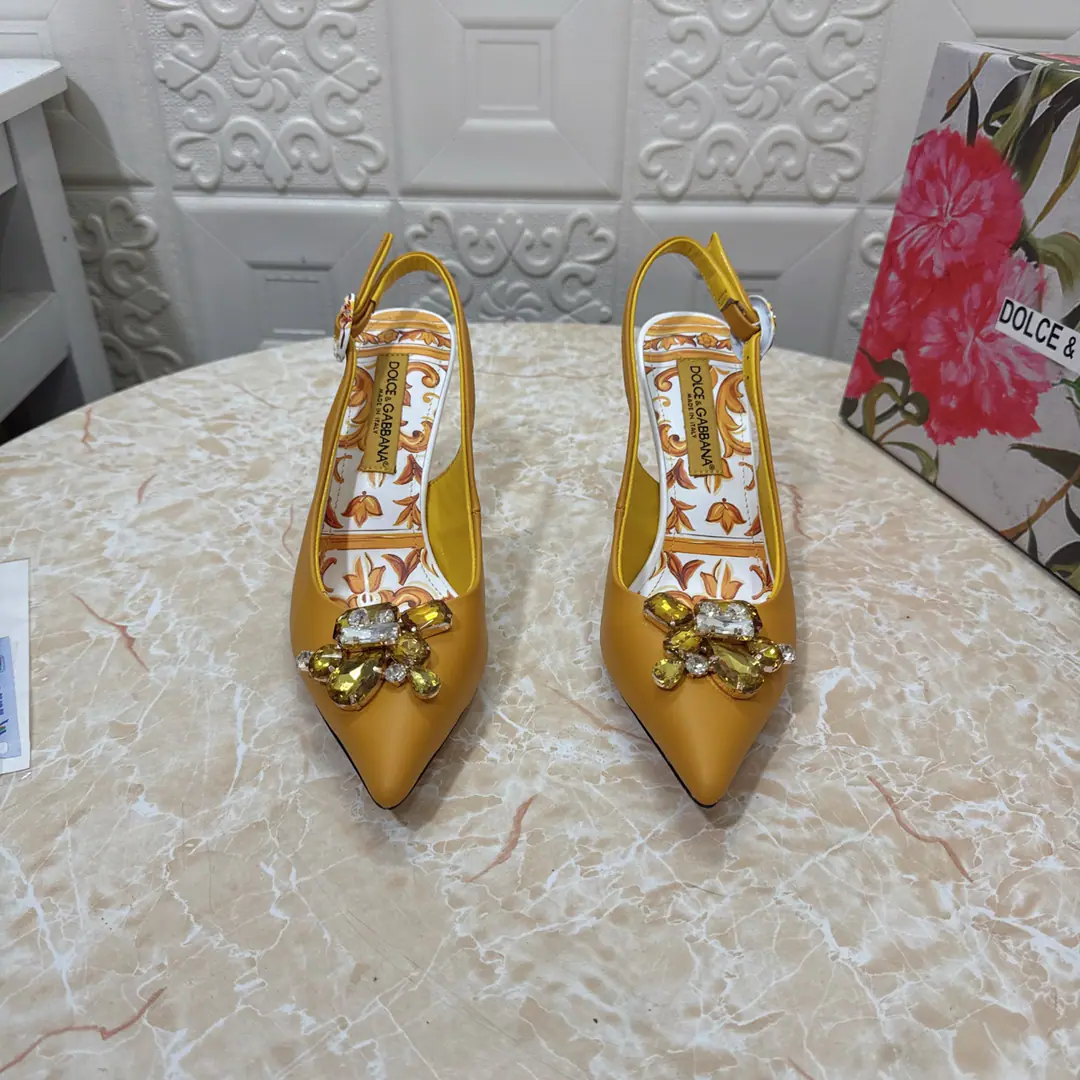 DG.Top Version.High Quality💪💪 2026New paragraph Artificial paints and Water drill buttons High heels.👠 🔸Shoe.: Bullskins. + 3DPrint 🔹Uchi.: Lamb skin. 🔸He's tall.: 9cm 🔻Otsumi!: AThe original is a very big one. 🔺Codes: SIZE.34–43（34.42.43Make a reservation or not.）PP
