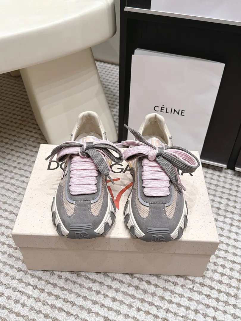 Requisition level DG Country RoadThe series of sneakers is cozy and styled together., High quality materials to ensure comfort and modern appearance！ DG Country RoadShoes.. TPUandPhylonOutside. Ecloth cushions., Pocket leather.. Niu Kyung.+nylon paste., In the cow's skin.. Couples' cash.36-40Code（Women40I'll make sure I don't change it.）
