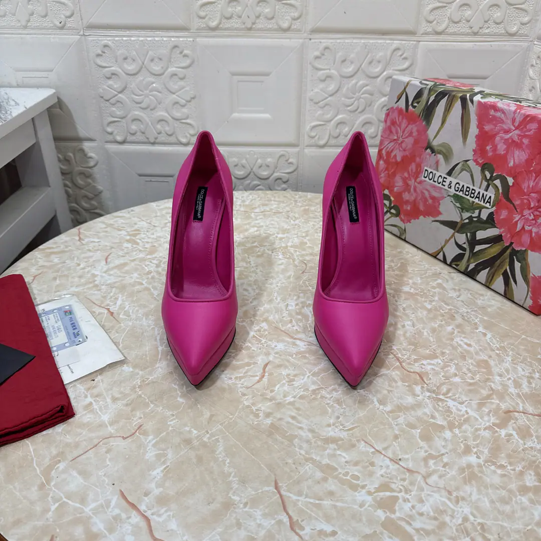 DG.Top Version.High Quality👠 2025New exclusive. Waterproofing stations DGPearl heels.👠 🔸Shoe.: Bullskins. 🔹Uchi.: Lamb skin. 🔸He's tall.: Front water station.1.5cm High heels 12cm 🔻Otsumi!: AThe original black is really big. 🔺Codes: SIZE.34–43（34.42.43Make a reservation or not.）