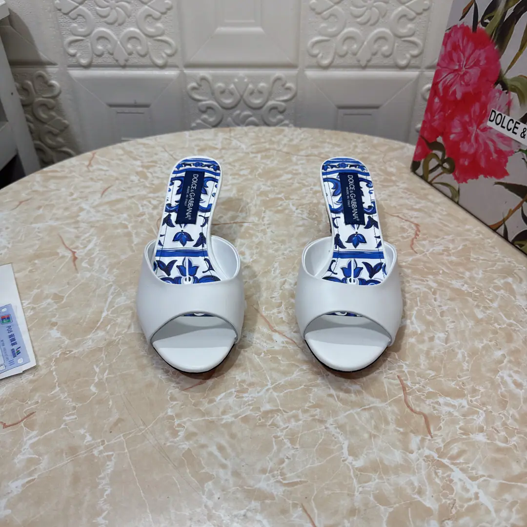 DG.Top Version.High Quality💪💪 2026New paragraph Official Network1:1Shade it. Artificial paints and High heels.👠 🔸Shoe.: Bullskins. 🔹Uchi.: Lamb skin. 🔸He's tall.: 6.cm/9cm 🔻Otsumi!: AThe original is a very big one. 🔺Codes: SIZE.34–43（34.42.43Make a reservation or not.）PP