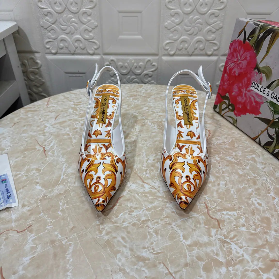 DG.Top Version.High Quality💪💪 2026New paragraph Artificial paints and High heels.👠 🔸Shoe.: Bullskins.3DPrint 🔹Uchi.: Lamb skin. 🔸He's tall.: 9cm 🔻Otsumi!: AThe original is a very big one. 🔺Codes: SIZE.34–43（34.42.43Make a reservation or not.）PP