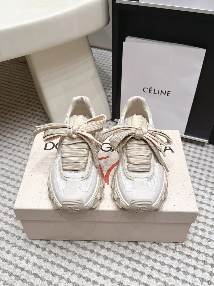 Requisition level DG Country RoadThe series of sneakers is cozy and styled together., High quality materials to ensure comfort and modern appearance！ DG Country RoadShoes.. TPUandPhylonOutside. Ecloth cushions., Pocket leather.. Niu Kyung.+nylon paste., In the cow's skin.. Couples' cash.36-40Code（Women40I'll make sure I don't change it.）