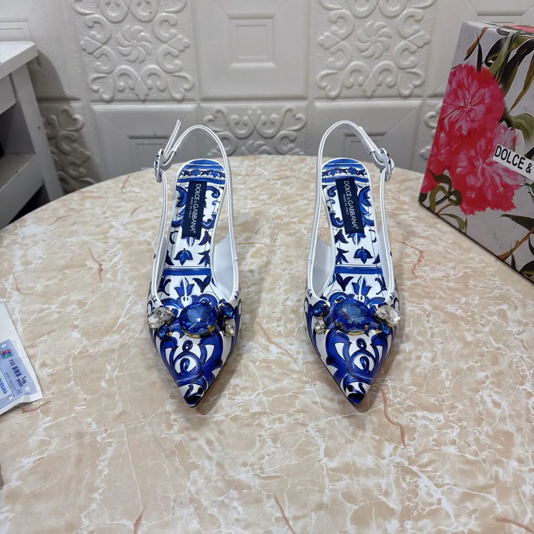 DG.Top Version.High Quality💪💪 2026New paragraph Artificial paints and Painting High heels.👠 🔸Shoe.: Bullskins.3DPrint 🔹Uchi.: Lamb skin. 🔸He's tall.: 9cm 🔻Otsumi!: AThe original is a very big one. 🔺Codes: SIZE.34–43（34.42.43Make a reservation or not.）PP