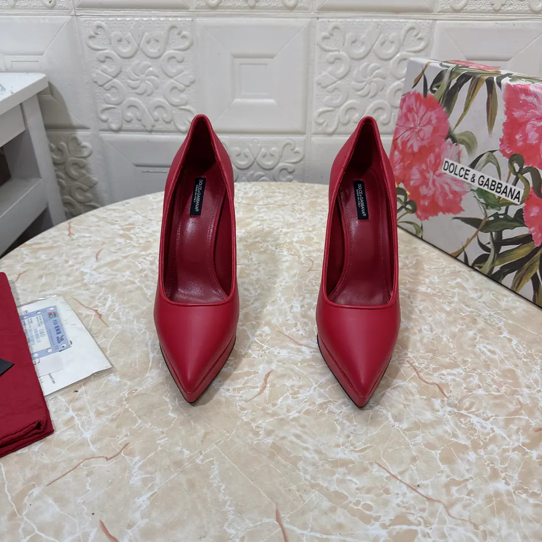 DG.Top Version.High Quality👠 2025New exclusive. Waterproofing stations DGPearl heels.👠 🔸Shoe.: Bullskins. 🔹Uchi.: Lamb skin. 🔸He's tall.: Front water station.1.5cm High heels 12cm 🔻Otsumi!: AThe original black is really big. 🔺Codes: SIZE.34–43（34.42.43Make a reservation or not.）