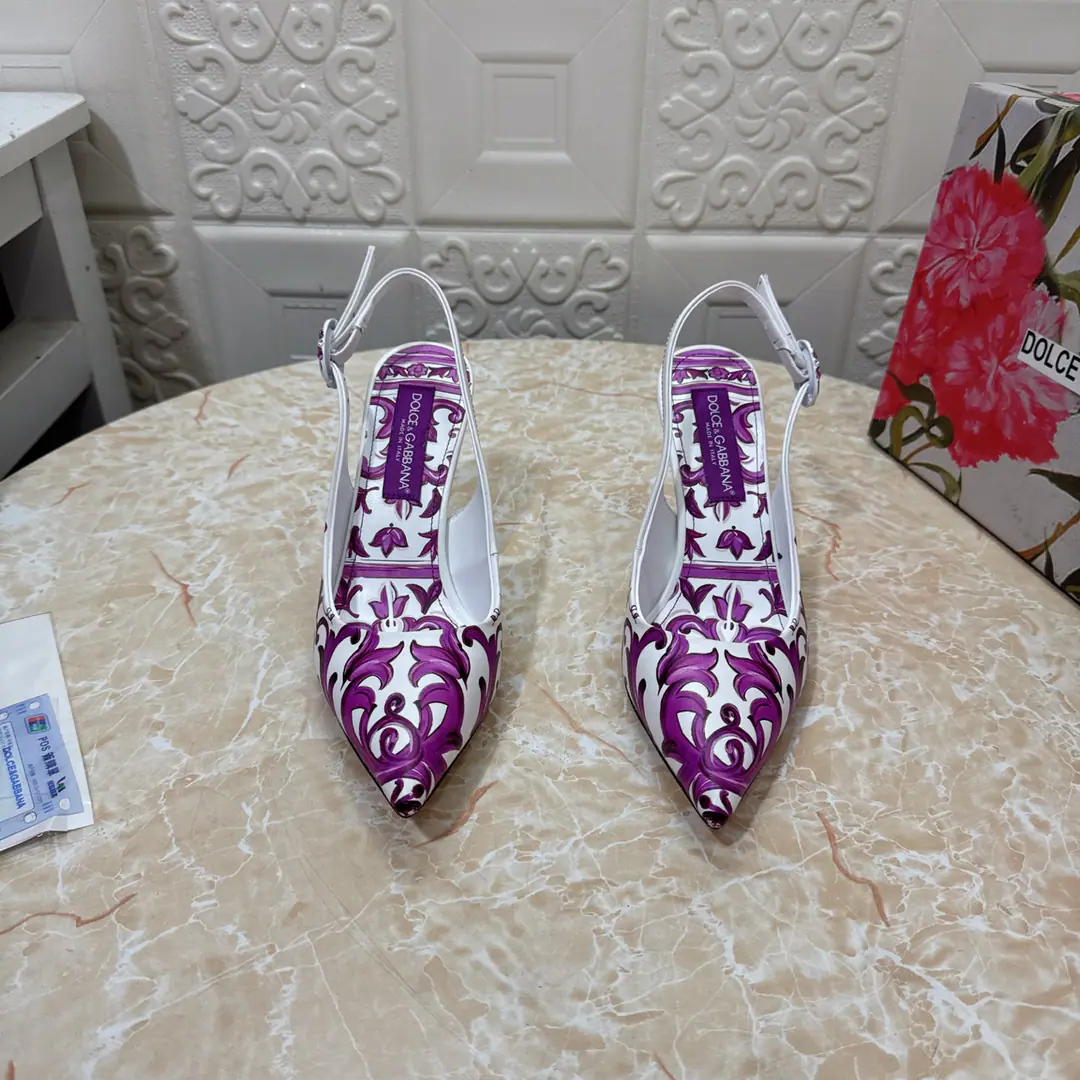DG.Top Version.High Quality💪💪 2026New paragraph Artificial paints and High heels.👠 🔸Shoe.: Bullskins.3DPrint 🔹Uchi.: Lamb skin. 🔸He's tall.: 9cm 🔻Otsumi!: AThe original is a very big one. 🔺Codes: SIZE.34–43（34.42.43Make a reservation or not.）PP