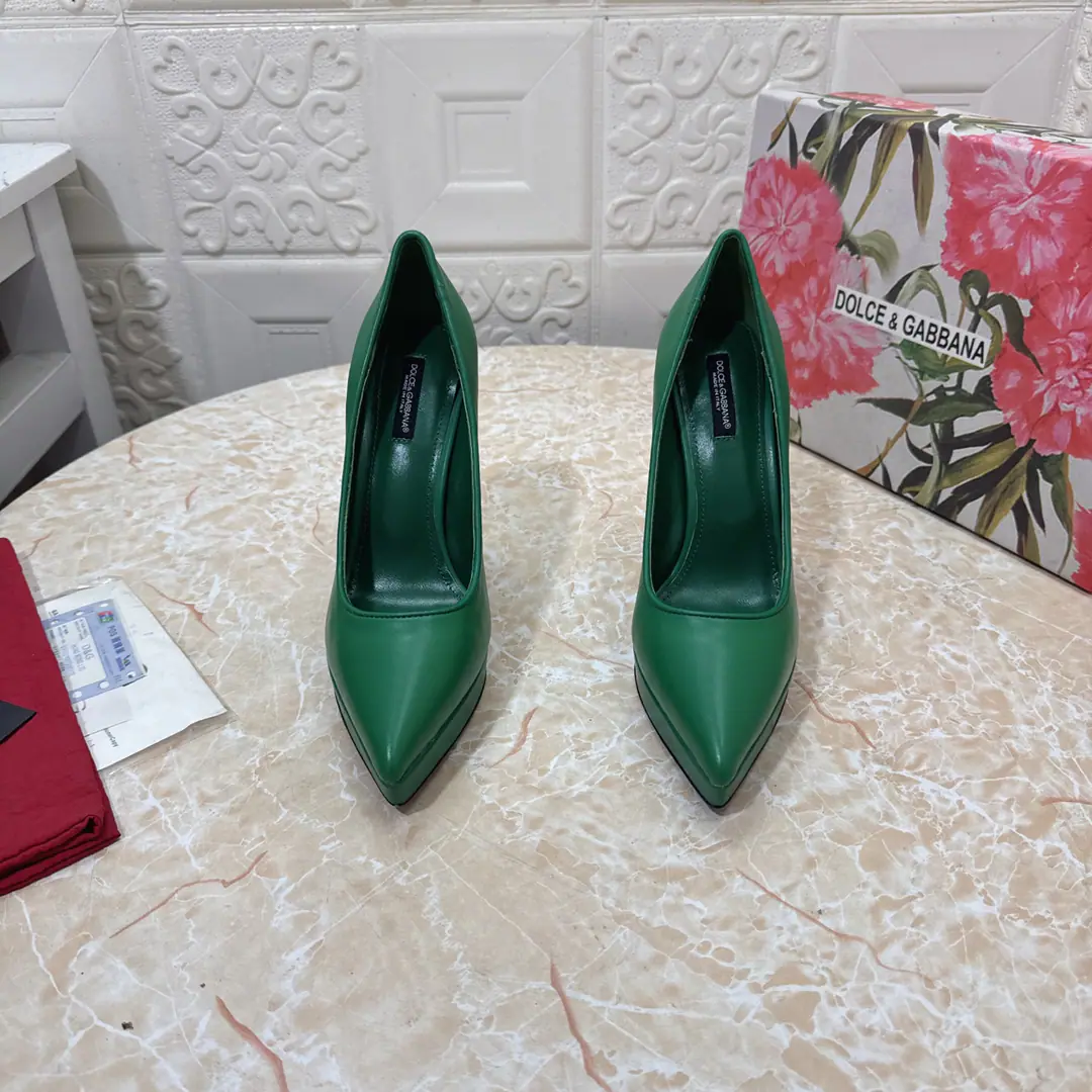DG.Top Version.High Quality👠 2025New exclusive. Waterproofing stations DGPearl heels.👠 🔸Shoe.: Bullskins. 🔹Uchi.: Lamb skin. 🔸He's tall.: Front water station.1.5cm High heels 12cm 🔻Otsumi!: AThe original black is really big. 🔺Codes: SIZE.34–43（34.42.43Make a reservation or not.）
