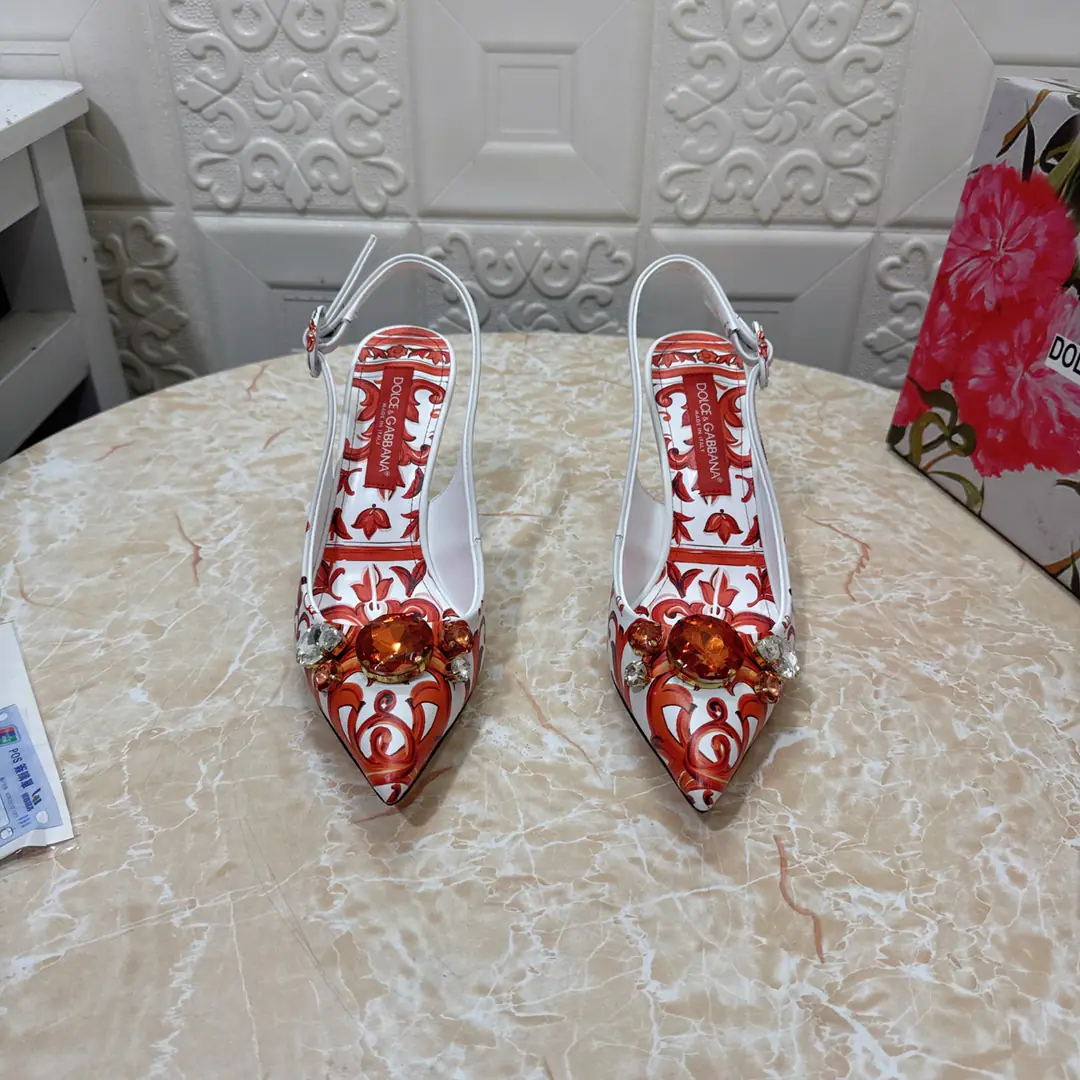 DG.Top Version.High Quality💪💪 2026New paragraph Artificial paints and Painting High heels.👠 🔸Shoe.: Bullskins.3DPrint 🔹Uchi.: Lamb skin. 🔸He's tall.: 9cm 🔻Otsumi!: AThe original is a very big one. 🔺Codes: SIZE.34–43（34.42.43Make a reservation or not.）PP