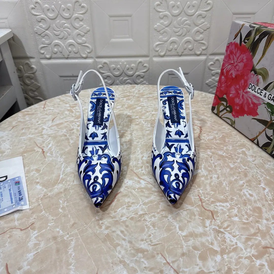 DG.Top Version.High Quality💪💪 2026New paragraph Artificial paints and High heels.👠 🔸Shoe.: Bullskins.3DPrint 🔹Uchi.: Lamb skin. 🔸He's tall.: 9cm 🔻Otsumi!: AThe original is a very big one. 🔺Codes: SIZE.34–43（34.42.43Make a reservation or not.）PP
