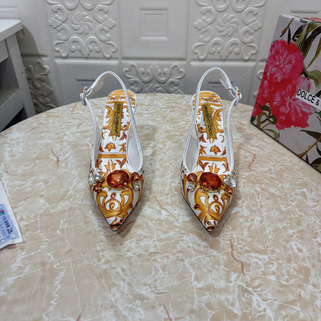 DG.Top Version.High Quality💪💪 2026New paragraph Artificial paints and Painting High heels.👠 🔸Shoe.: Bullskins.3DPrint 🔹Uchi.: Lamb skin. 🔸He's tall.: 9cm 🔻Otsumi!: AThe original is a very big one. 🔺Codes: SIZE.34–43（34.42.43Make a reservation or not.）PP