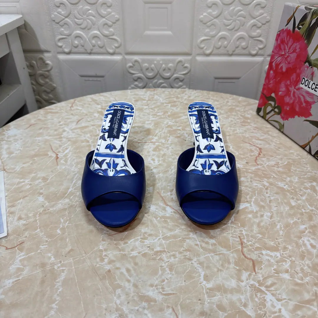 DG.Top Version.High Quality💪💪 2026New paragraph Official Network1:1Shade it. Artificial paints and High heels.👠 🔸Shoe.: Bullskins. 🔹Uchi.: Lamb skin. 🔸He's tall.: 6.cm/9cm 🔻Otsumi!: AThe original is a very big one. 🔺Codes: SIZE.34–43（34.42.43Make a reservation or not.）PP