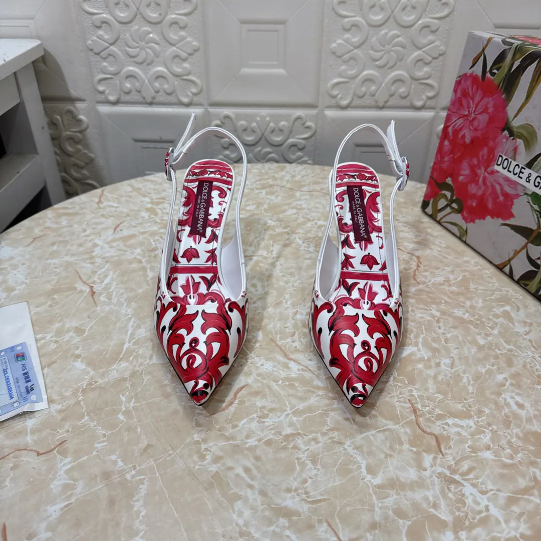 DG.Top Version.High Quality💪💪 2026New paragraph Artificial paints and High heels.👠 🔸Shoe.: Bullskins.3DPrint 🔹Uchi.: Lamb skin. 🔸He's tall.: 9cm 🔻Otsumi!: AThe original is a very big one. 🔺Codes: SIZE.34–43（34.42.43Make a reservation or not.）PP