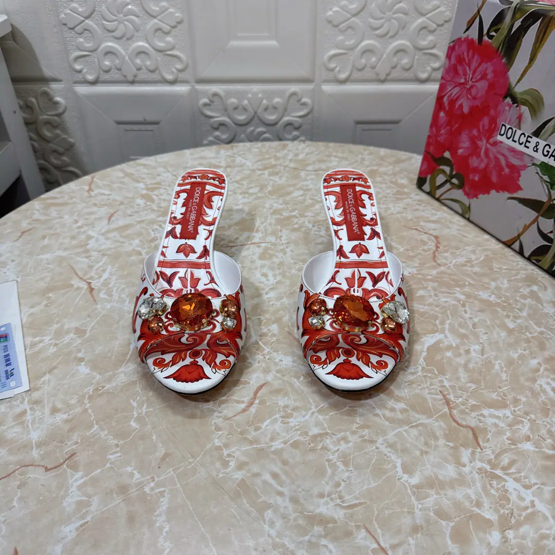 DG.Top Version.High Quality💪💪 2026New paragraph Official Network1:1Shade it. Artificial paints and Drilling. High heels.👠 🔸Shoe.: Bullskins. 3DPrint 🔹Uchi.: Lamb skin. 🔸He's tall.: 6.5cm/10.5cm 🔻Otsumi!: AThe original is a very big one. 🔺Codes: SIZE.34–43（34.42.43Make a reservation or not.）PP