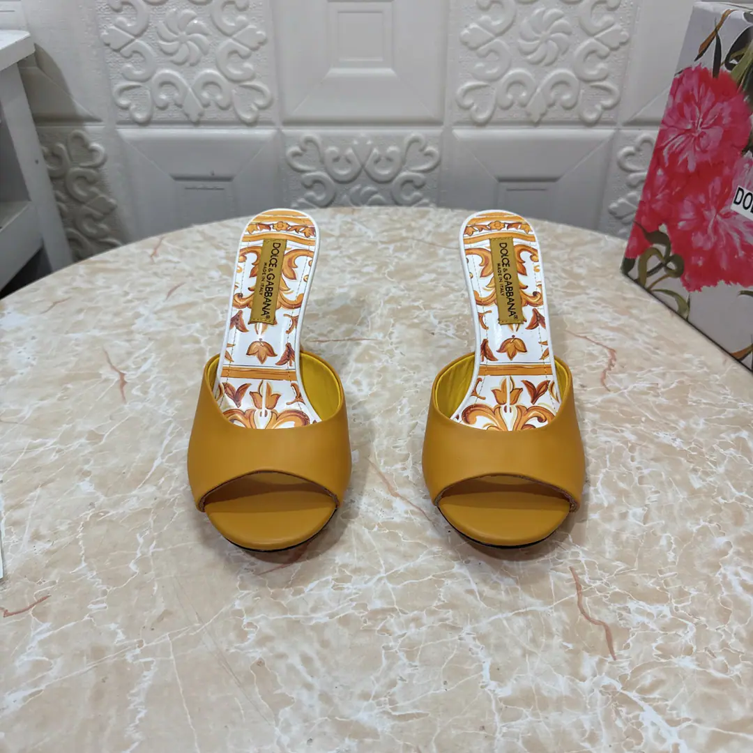DG.Top Version.High Quality💪💪 2026New paragraph Official Network1:1Shade it. Artificial paints and High heels.👠 🔸Shoe.: Bullskins. 🔹Uchi.: Lamb skin. 🔸He's tall.: 6.cm/9cm 🔻Otsumi!: AThe original is a very big one. 🔺Codes: SIZE.34–43（34.42.43Make a reservation or not.）PP