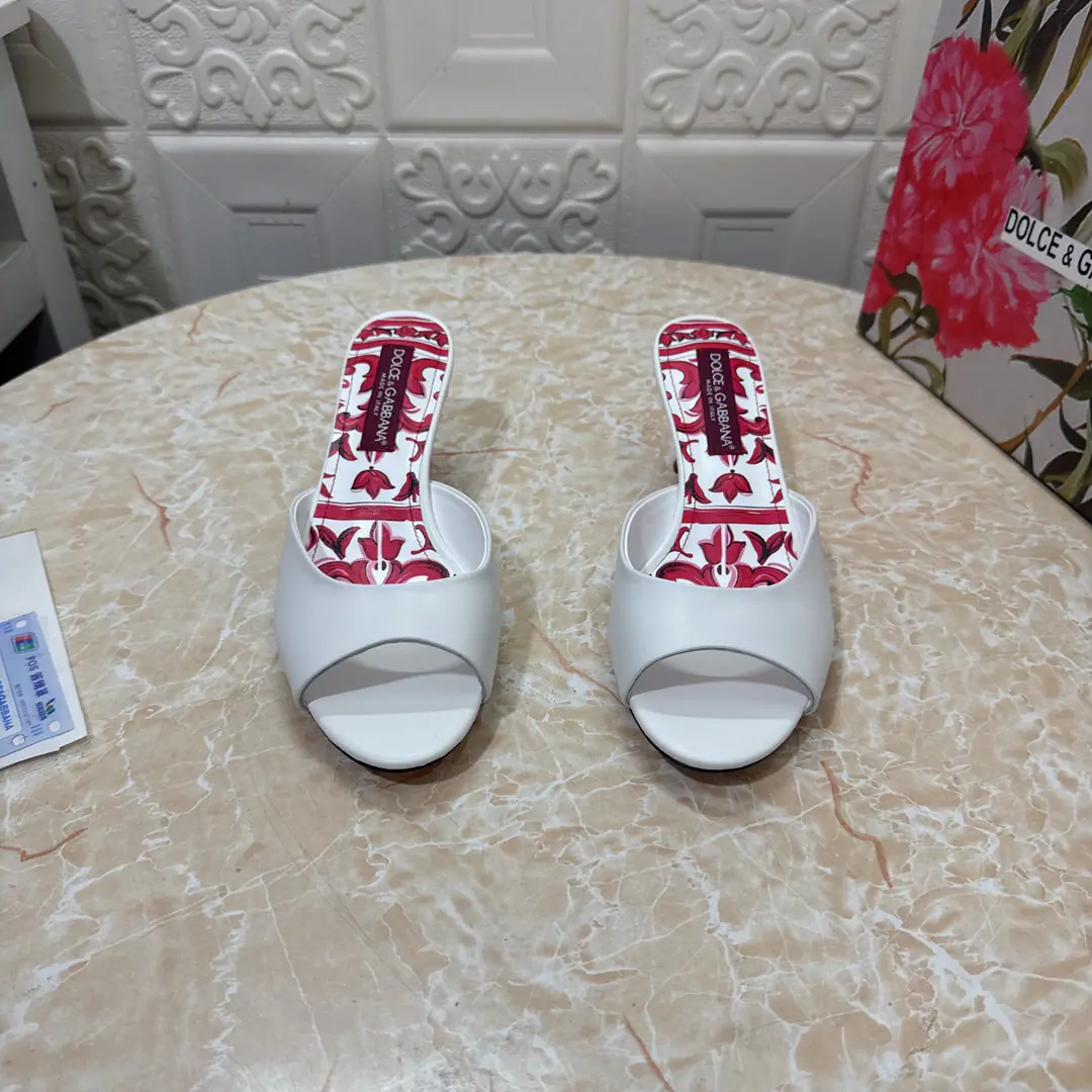 DG.Top Version.High Quality💪💪 2026New paragraph Official Network1:1Shade it. Artificial paints and High heels.👠 🔸Shoe.: Bullskins. 🔹Uchi.: Lamb skin. 🔸He's tall.: 6.cm/9cm 🔻Otsumi!: AThe original is a very big one. 🔺Codes: SIZE.34–43（34.42.43Make a reservation or not.）PP