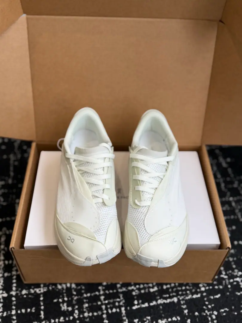 Dong-hoon's sub-purchase level OnRun! Cloudboom Volt PAF Out-of-the-door street jogging shoes. Cloud Hi EdgeThe outdoors can blend with the streets., Crossing the border to open up a whole new city., CloudTec®The patented shoe bottom is a temperature-resistant innovation center-brush cotton. And the contour of the arc of the rocking chair., ♪ Bring the smooth and smooth steps ♪ A light-gas-emitting engineering grid combined with environmentally artificials, skins. It's a dynamic and visible visual effect., It's a routine., The ideal choice of travel and urban exploration. Codes:36-45（45Custom）
