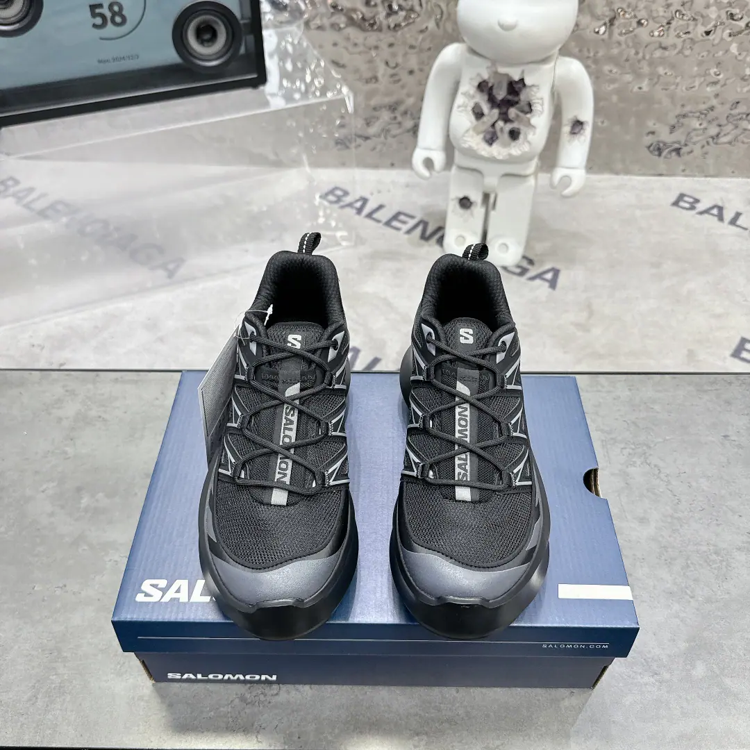 CDG x Salomon Salomon. Joint contributionsXT-6 Series Thick Leisure Sports shoes The joint shoe price is still a color-free, white and black., The brands on the shoes also reflect the most simplistic design style. MatchContagrip Rubber thick-bed soles design, The re-engineer part of the shoe section is...Pulsar AdvancedThe contour of the stockings has replaced the previous rope belt. And a net eye., The face of the shoe that's resistant to tearing the material., The details of the glue and the nylon ring. Fabulous.: Original customised import of technical fabric Uchi.: The original imported air network. Otsumi!: The original is a very light-blowing material. Bottom: 6.5CM Size: 34-43(One size larger., 44 45Later.)