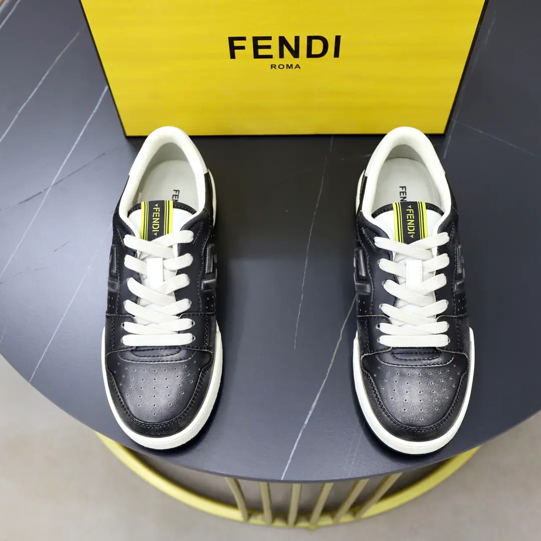 Get out of the factory. Couple money.👫FENDINew money for the season FENDI MatchSports shoes The white and the fuzzy and the low-looking shoes. MarkerFENDI MatchSports shoes, The shoe and tongue are brand new.FENDI TapeBelt. The white and the fuzzy material., Shoes and side-cams are pierced.. Sides are gluted.FFMark. Rubber soles, SidebandFENDIWord. A shoe box with a tie of the same colour.. Size: 35-45Couple money.