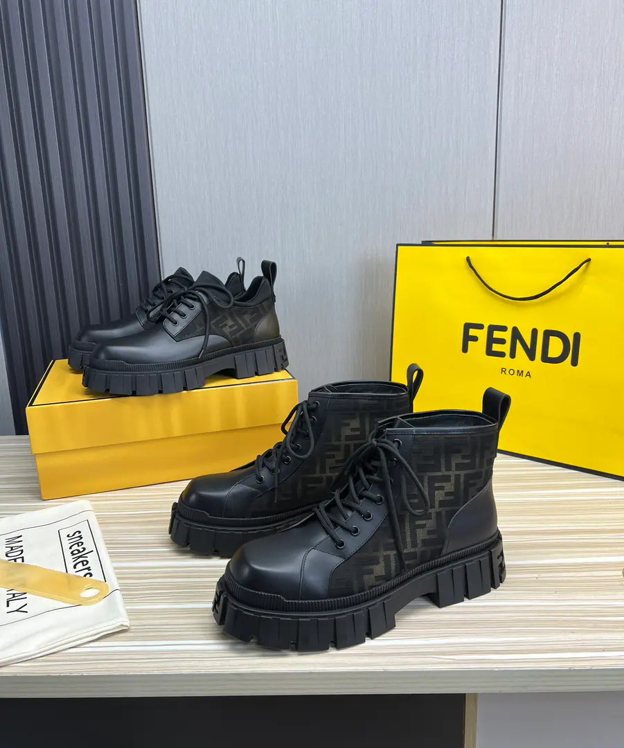Plant FENDI.Fendi! The most recent Martin boots are from the men of the network..Black cow skins are made of branded fabric., Bulls.. Original MonoQuality, 1:1Repeat✔️Original smooth-proof grinding ground⬆️ Size:38-44（38.45Do it.）