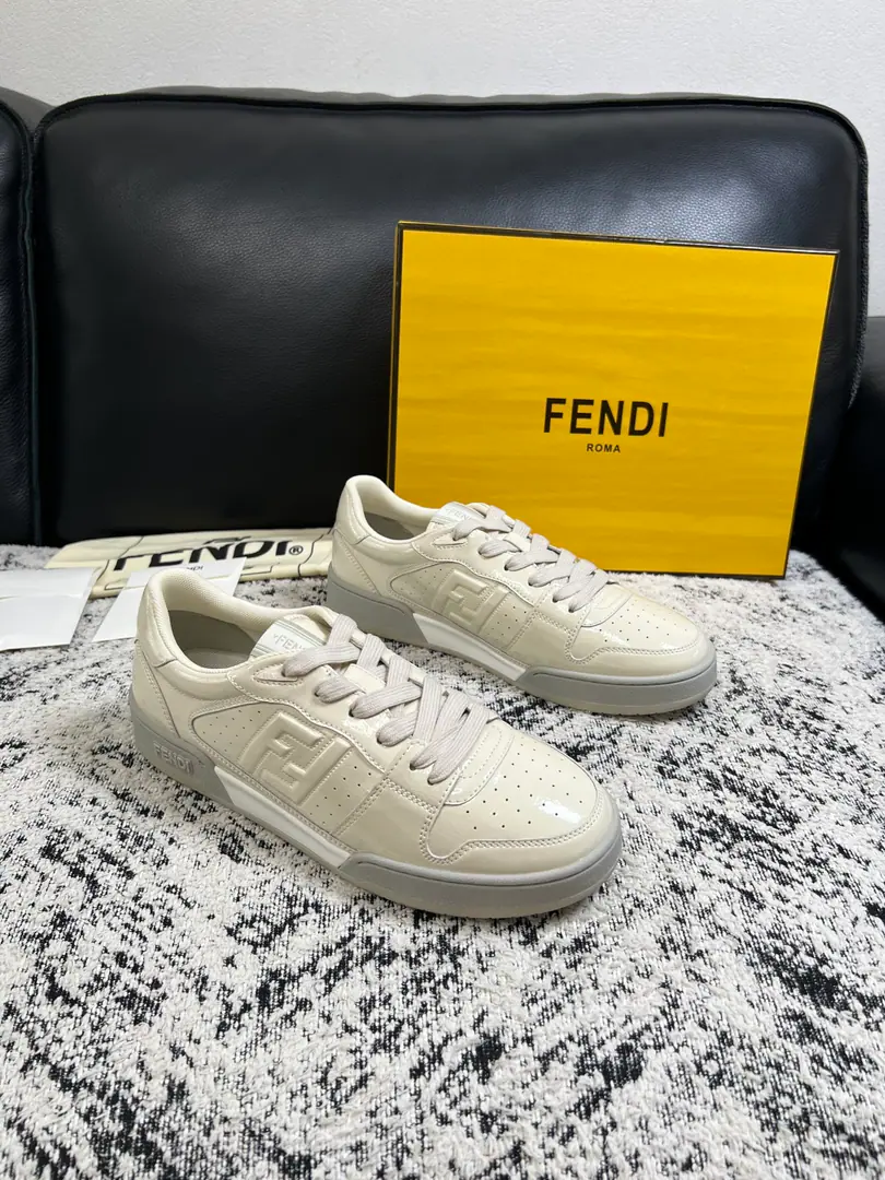 FENDI High Quality Top-level craft, Fendi! Synchronize cabinets, The original plant was equipped with Italian imported cow flour., Imported cattle mats., I'm comfortable with air., Shoes under the sole.: The original plant is used for the original base., The original factory and the single. Couple money. Codes 36-44（Make a reservation.35 45 ）