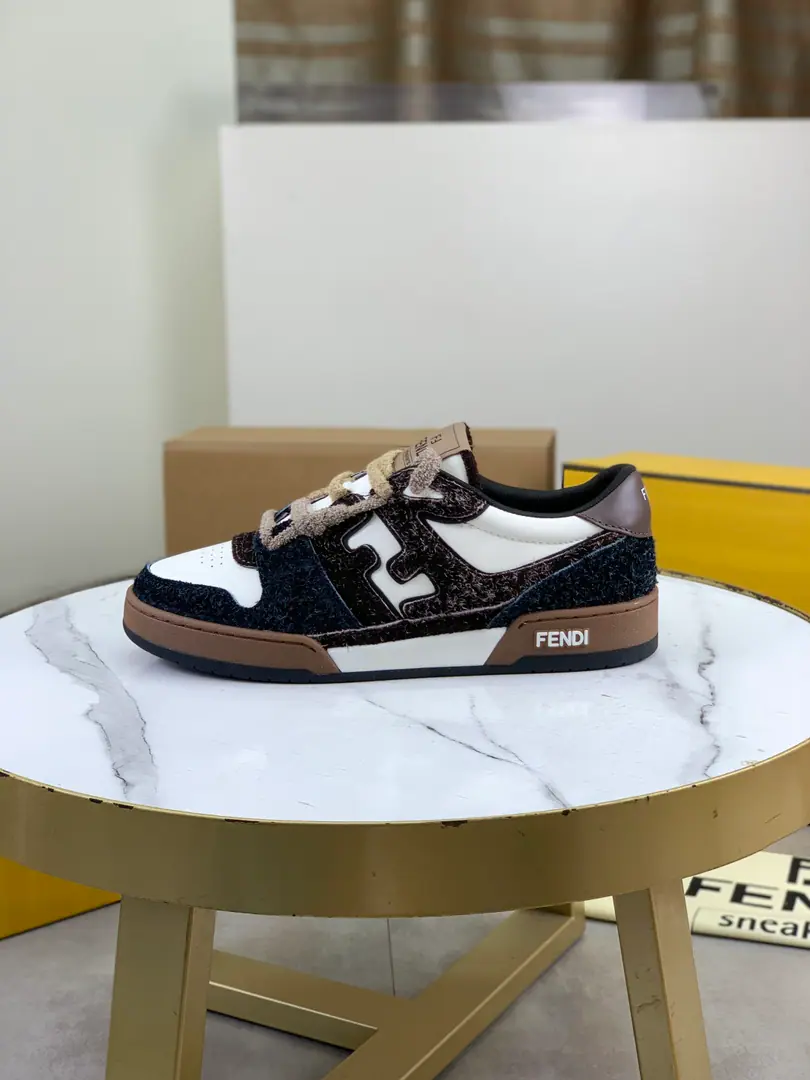 Plant prices Real value 💎💎💎Summer couple popping. 【FENDI Fendi!】Top Version 🆕New sports shoes., The original was engraved on the bottom of the wave-shaped shoe.. Heel with a twilighted flower.Fendi FlowWord. The shoe surface is based on high-end calf leather and air-dating material.. Original The same color detail for creative handicraft decorations. It's so light-weight.TPUandIP- The soles of the foaming shoes., The whole thing is light and comfortable.. Size:36-44