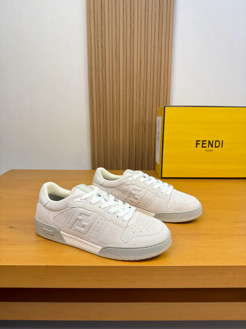 【 Fendi】Fendi! High-end quality Original List👩🏻‍❤️‍👨🏻Couples with leisure sports shoes. Shoe.: 🔝Napa Skin., Anti-feathers., Shoes..The brand of the car.‘F’Totem., Shoe tongue..BrandlogoCursor, Back up..Silk mark.logo Uchi.: Brand canvas. Otsumi!: It's so light.TPR.Rubber; Double-coloured base Super-high-quality control.·- I'm doing a little work.: Highlight(High-end·- How expensive.·Slot) Size: Same paragraph for men and women36-44（Women35.41, Men38.45, Make a reservation.)·FD0728