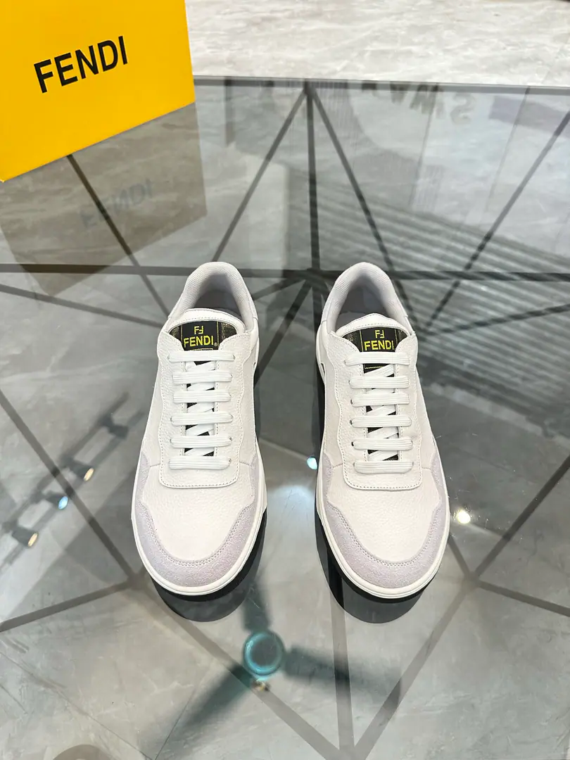 Sell Price: ¥ Trade marks: Fendi*「Fendi!*」Low-ass leisure shoes. Positive code number: 38-44(Make a reservation.45) Commodity materials: The shoe is imported into the skin of the cow., Into the air., Original Base. Part No. No.: 6735