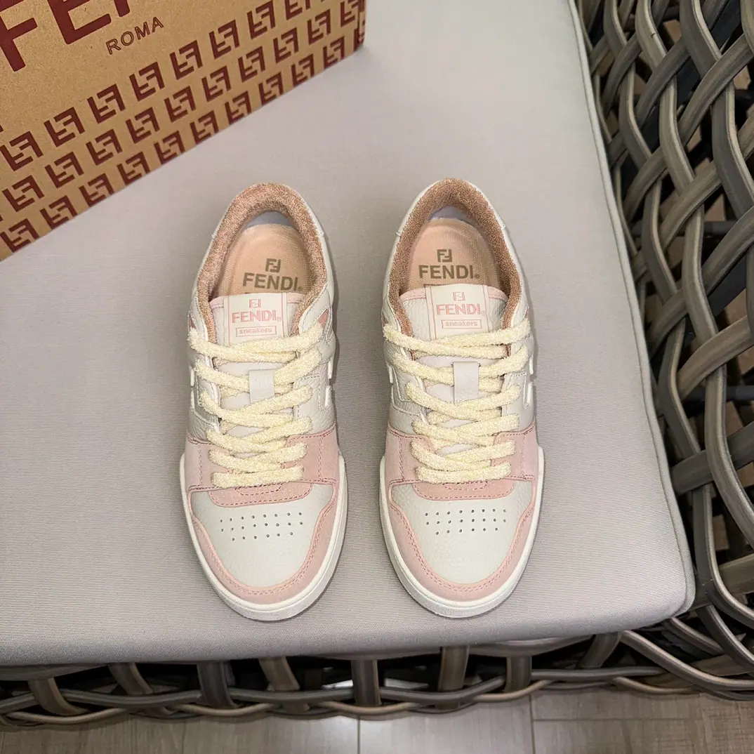 FEND* MATCHCouples' low-ass sneakers.｜Shoe belts, retrolabels.｜Sides are.FFScene Sew｜Shoes under the sole.Fend*Words｜Importing cattle and skins｜TPUEnvironmental protection against slides and slides Size: 35-39（40Do it.）【This color is only a female color.】