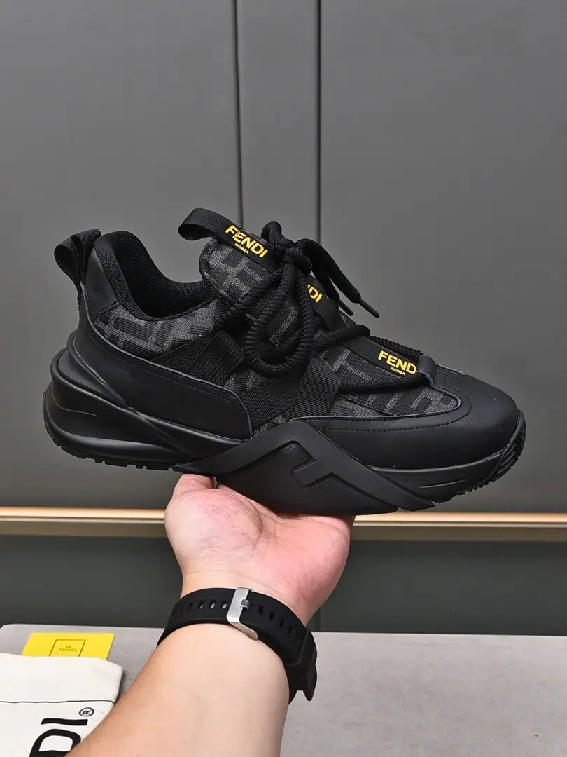 🔥🔥🔥P 🆕NewFDAutumn winter leisure shoes., There's a engraved bottom of the wave-shaped shoe.FWord. Heel with a twilighted flower.Fend* FlowWord. Shoe-faced cow-skinning.👍👍Unique innovation！It's so light-weight.EVAShoes under the sole., The whole thing is light and comfortable.！Size: 38-44（45Do it.）