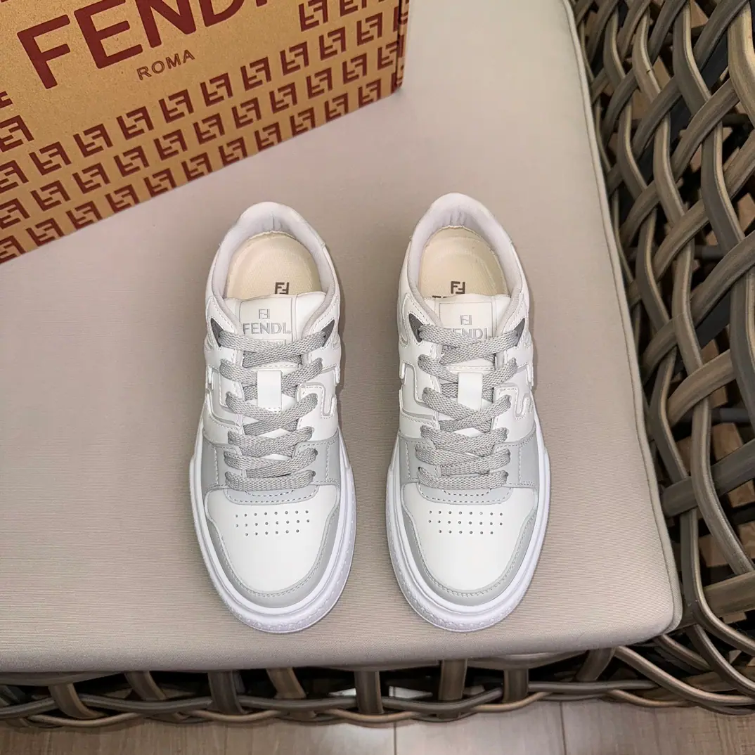 Fendi MatchThick-deck sneakers.｜Couple money.｜FFThe latest element is injected into the ancient design.｜It's a classic.｜The shoes are wobbly and oxen.｜Side-stamped doublesF logo｜5cmIncreasePU- The bubble.｜The upper feet are so light and comfortable. Size: Women35-39（40Do it.） Men39-44（38.45Do it.）
