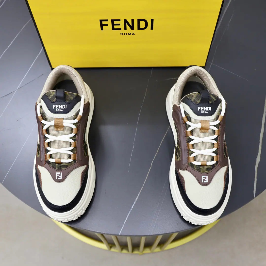 Top Version: Men Fendi Fendi! Latest ForceSeries FFThick Leisure Sports shoes Shoes. Original procurement development Make the goods. This one. ForcePut on your low-shoes.. White all-particle leather and white and brown smooth leather material, Use cushion elements. Brown.FFThe details of flowers and yellow high-tech fabrics.. Light, thick white soles., Shoeheads and heel.FFPattern Details ♪ And deliver the fine packaging ♪🛍📦 ▪️Fabulous.: Original import of head-level cattle skin ▪️Uchi.: The original custom-made air network. ▪️Shoes under the sole.: Original model rubber bubble material ▪️Bottom: 5CM ▪️Size: Men39-45