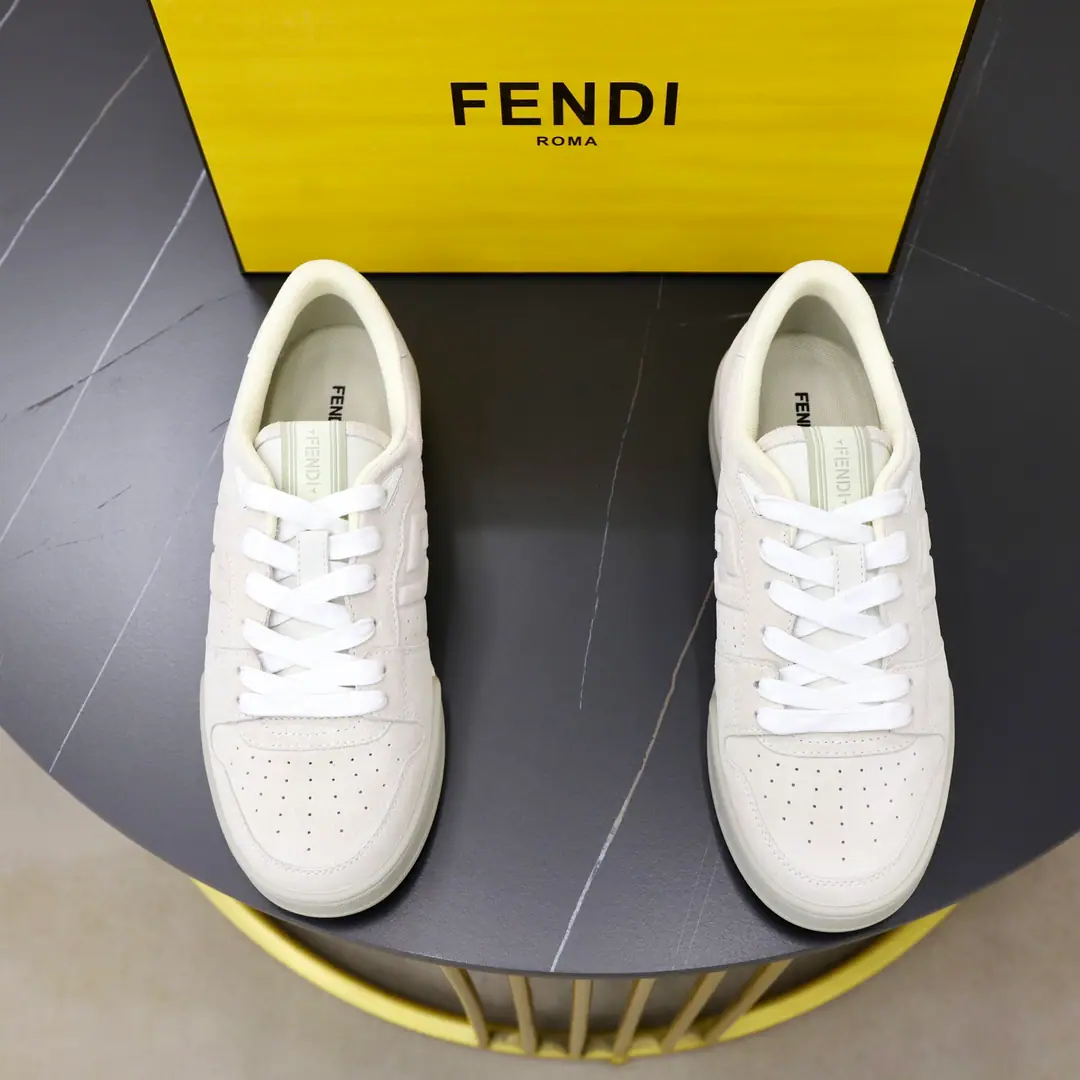 Get out of the factory. Couple money.👫FENDINew money for the season FENDI MatchSports shoes The white and the fuzzy and the low-looking shoes. MarkerFENDI MatchSports shoes, The shoe and tongue are brand new.FENDI TapeBelt. The white and the fuzzy material., Shoes and side-cams are pierced.. Sides are gluted.FFMark. Rubber soles, SidebandFENDIWord. A shoe box with a tie of the same colour.. Size: 35-45Couple money.
