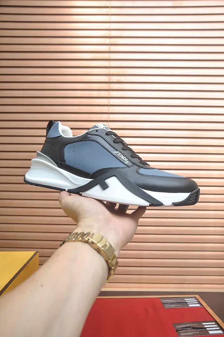 Get out of the factory. 【FendiFendi!】The latest love leisure sneakers.🔥 A lot.💑The star is the same. FD match The original one-to-one. DesignerKim JonesThe first sneakers.fendi match And the donkeys.TrainerBasketball sneakers. Material: Original Silknet in the Built: Airnets. Packaging: Original1:1Append high-end packaging size: 38-45（45 Make a no-refund order.）