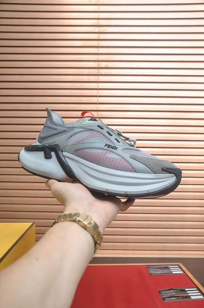 Get out of the factory. 【FendiFendi!】The latest love leisure sneakers.🔥 A lot.💑The star is the same. FD match The original one-to-one. DesignerKim JonesThe first sneakers.fendi match And the donkeys.TrainerBasketball sneakers. Material: Original Silknet in the Built: Airnets. Packaging: Original1:1Append high-end packaging size: 38-45（45 Make a no-refund order.）