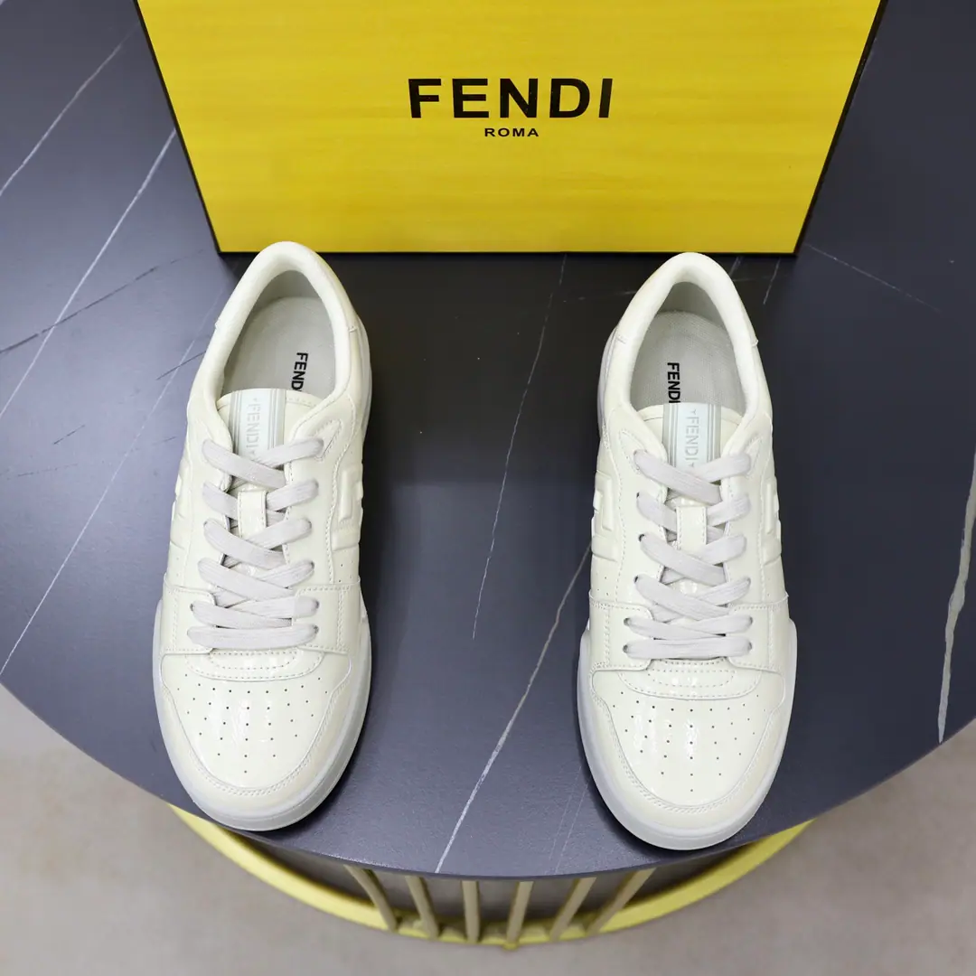 Get out of the factory. Couple money.👫FENDINew money for the season FENDI MatchSports shoes The white and the fuzzy and the low-looking shoes. MarkerFENDI MatchSports shoes, The shoe and tongue are brand new.FENDI TapeBelt. The white and the fuzzy material., Shoes and side-cams are pierced.. Sides are gluted.FFMark. Rubber soles, SidebandFENDIWord. A shoe box with a tie of the same colour.. Size: 35-45Couple money.