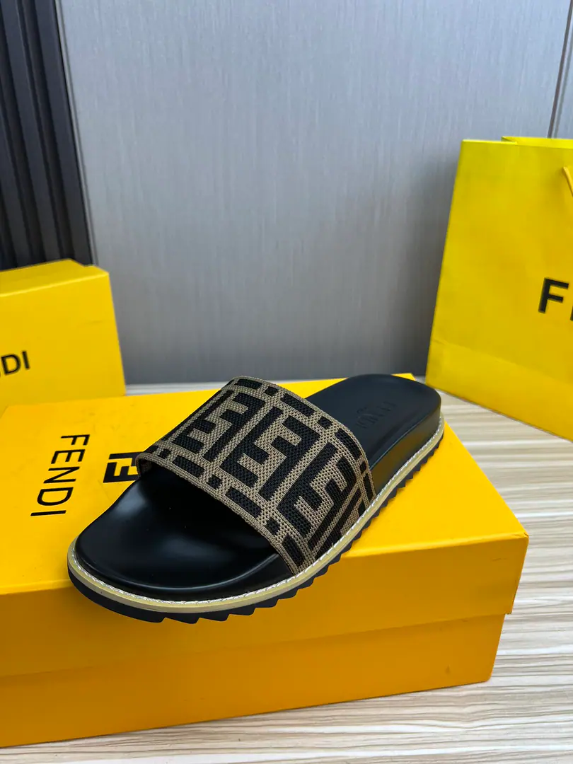 Plant Fendi's men's slippers., ＦＥＮＤＩThe official network is one to one. 38-45Code 45 46 🉑️Make a reservation.！Multi-Currently Optional🌈