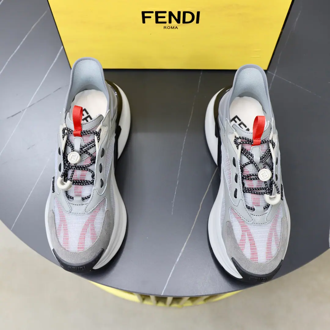 Get out of the factory. 🔥Brand: Fendi!（FENDI） Size: 38-44（45Custom） Level: Original MonoQuality High Version Materials: Imported cattle skin➕ It's a good comfort. The original is so light that it's smooth. Type: Travel Fashion and leisure shoes. ♪ The tide's on ♪