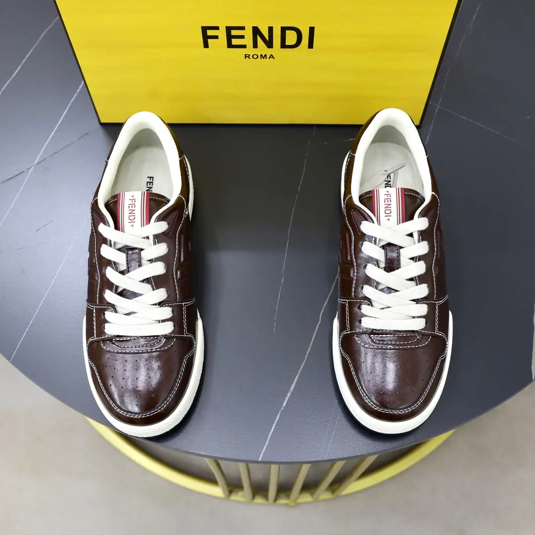 Get out of the factory. Couple money.👫FENDINew money for the season FENDI MatchSports shoes The white and the fuzzy and the low-looking shoes. MarkerFENDI MatchSports shoes, The shoe and tongue are brand new.FENDI TapeBelt. The white and the fuzzy material., Shoes and side-cams are pierced.. Sides are gluted.FFMark. Rubber soles, SidebandFENDIWord. A shoe box with a tie of the same colour.. Size: 35-45Couple money.