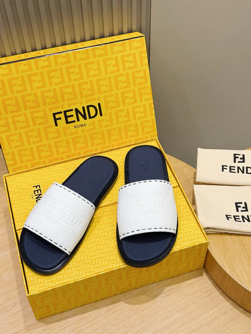 FENDIFendi Beach is a big-ass man-to-man slipper. A wide band of sandals.. PUROSE SHOES LIGHT, Extremely flexible.. A big, nice brand. Shoes under the sole.. That's a real shoe.. Shoes are so different., FFPattern Size:39-44(38.45 46Do it.）