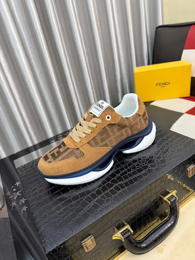 Get out of the factory.⌚️⌚️【Fendi】Fendi! The man's latest leisure shoe.！The cabinet is on the market.！The original one-to-one.. All imported head-story cow-skins., The insides are covered with topwater., The original factory was specially used for the rubber base.. Leading the new fashion concept. Match: 38- ️⃣Colour Optional